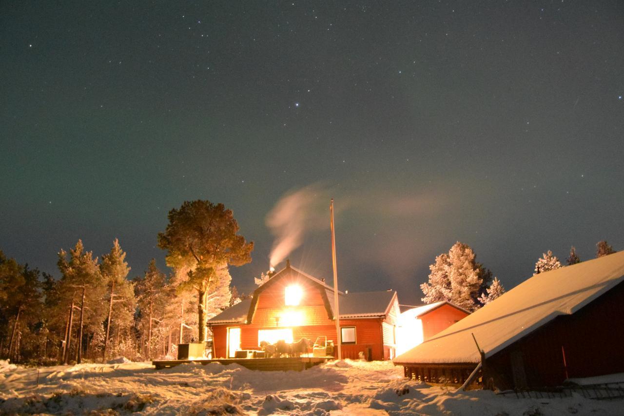 Camp Caroli Wooden Cabins Jukkasjärvi Zewnętrze zdjęcie